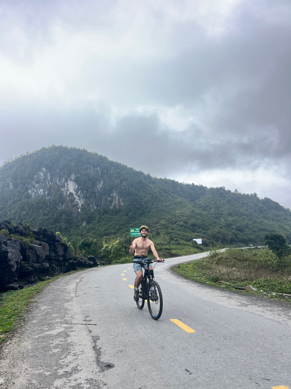 10-Day Ha Giang Loop & Hoang Su Phi Cycling Adventure
